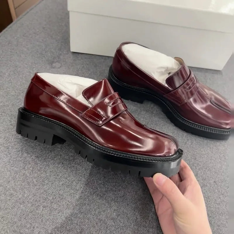 New Tabi Shoes Loafer Men And Women Split Toe Flats Casual Shoes Woman British Style Thick Sole Patent Leather Shoes Big Size 45