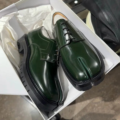 New Tabi Shoes Loafer Men And Women Split Toe Flats Casual Shoes Woman British Style Thick Sole Patent Leather Shoes Big Size 45