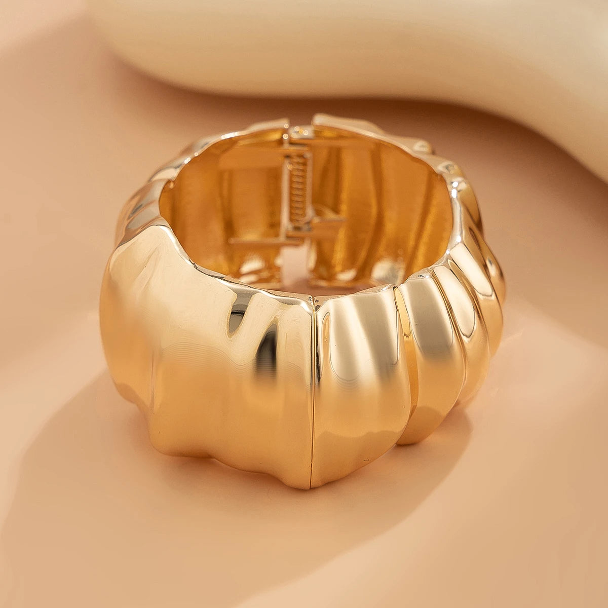 Ingemark Hip Hop Inlaid Rhinestones Water Drop Spring Bangle for Women Creative Irregular Chunky Bracelets Steampunk Jewelry Men