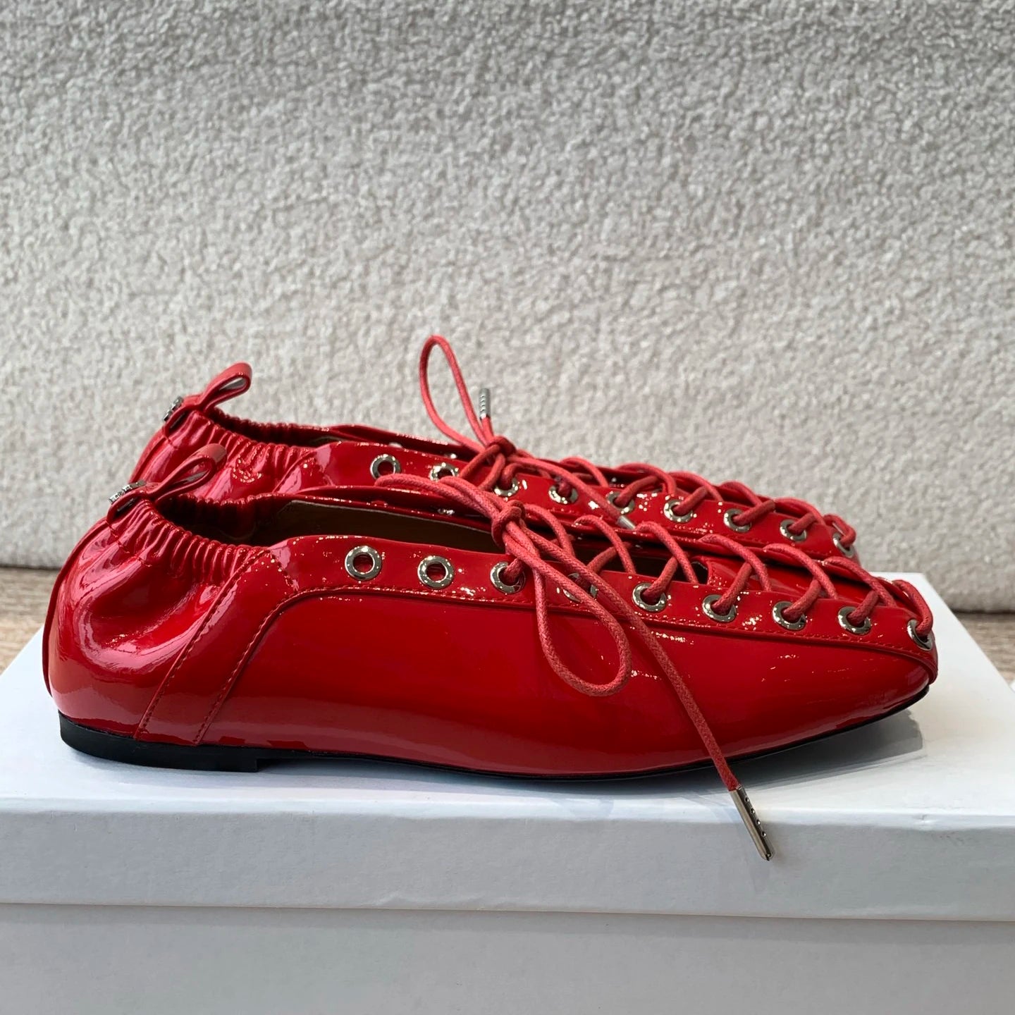 BAOGELAILAL2025S85 Spring/Summer New Flat Bottom Cross Strap Women's Low Heel Ballet Shoes Fashion Leather Single Shoes