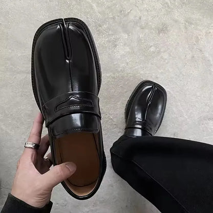 New Tabi Shoes Loafer Men And Women Split Toe Flats Casual Shoes Woman British Style Thick Sole Patent Leather Shoes Big Size 45