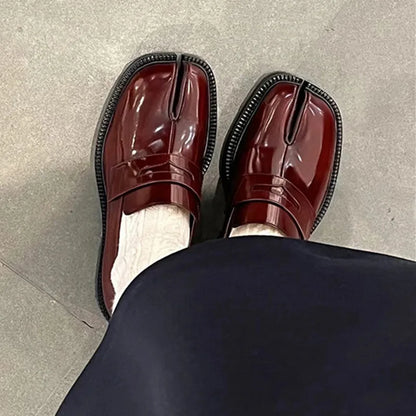 New Tabi Shoes Loafer Men And Women Split Toe Flats Casual Shoes Woman British Style Thick Sole Patent Leather Shoes Big Size 45